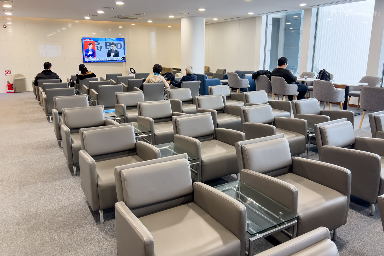 KAL Lounge Jeju Seating